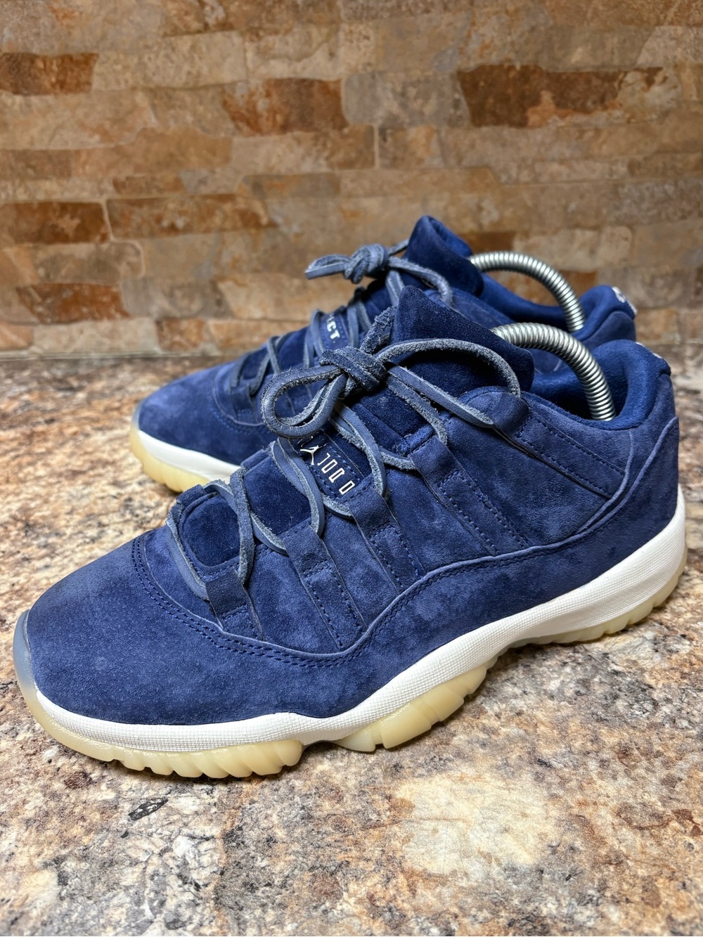 Air Jordan 11 Retro Low Derek Jeter RE2PECT Size 8